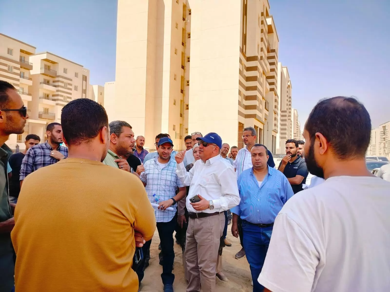 وزيرة الإسكان تتابع موقف تنفيذ المشروعات وملفات العمل بـ أكتوبر