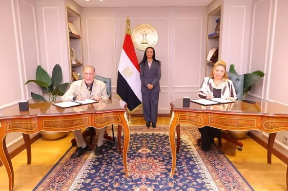 وزيرة التضامن تشهد توقيع عقود تمويل مشروعات متناهية الصغر
