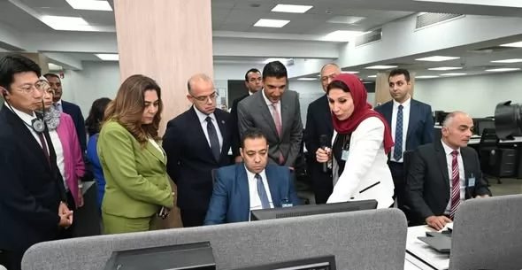 وزير الصناعة يشارك في افتتاح وتسليم معدات لتطوير معامل الرقابة