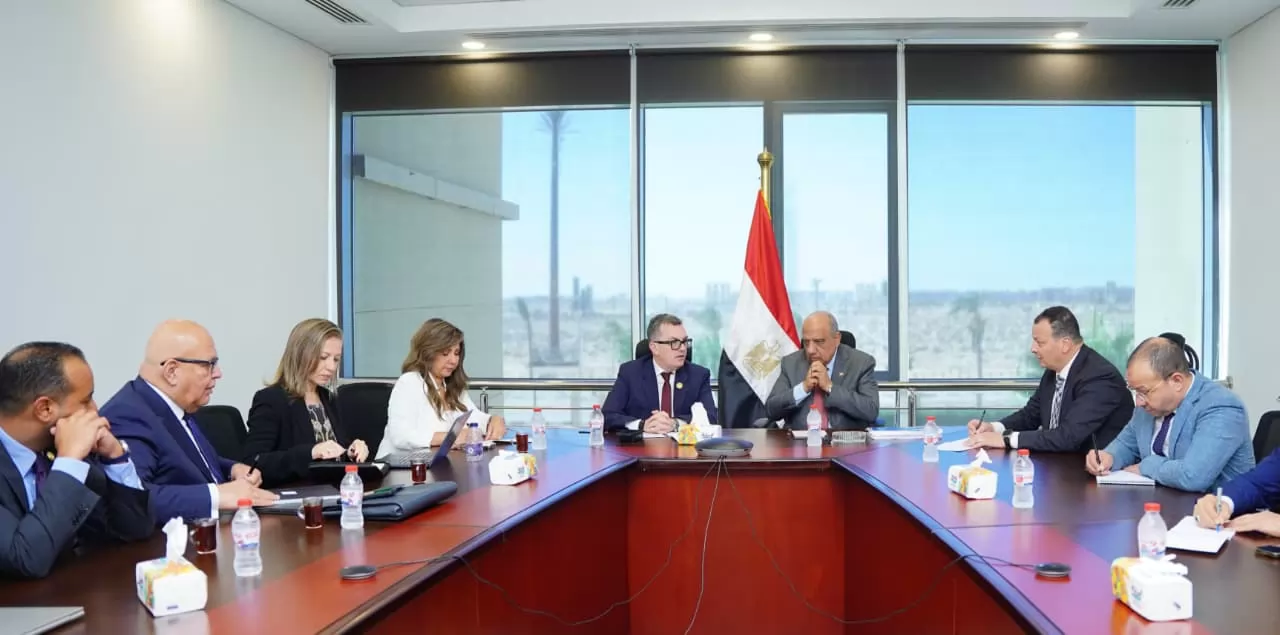 وزيراالكهرباء والتخطيط يبحثان الاستثمار فى الطاقةوالخامات الأرضية