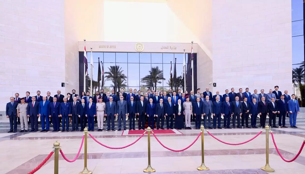 رئيسة النيابة الإدارية توقع الوثيقة الاستراتيجية للعدالة الرقمية 