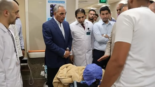 محافظا الإسماعيلية والشرقية يزوران مصابي حادث الدواويس ..صور