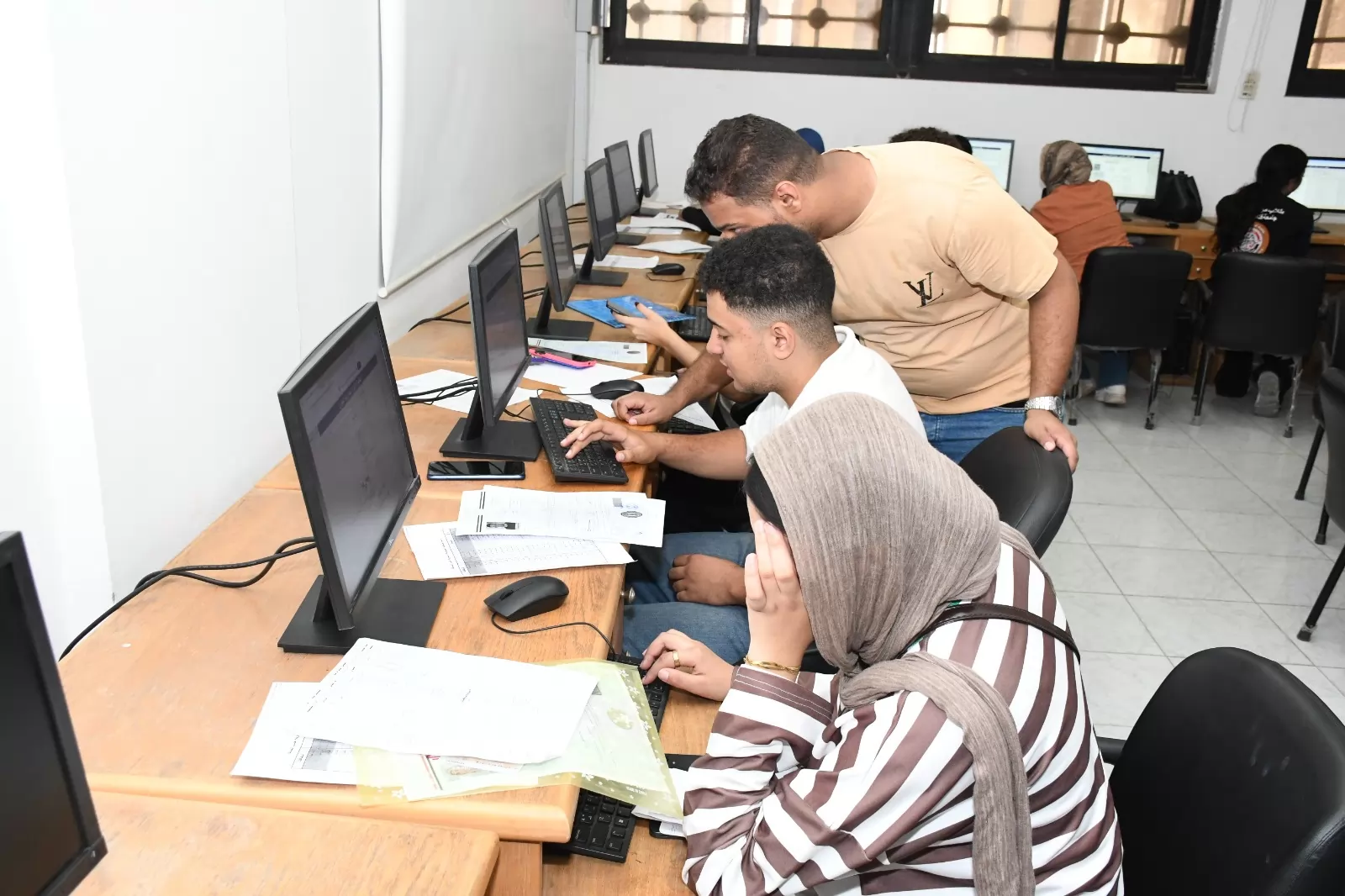 الجامعات تواصل تقديم الدعم الفني لطلاب المرحلة الثانية للتنسيق