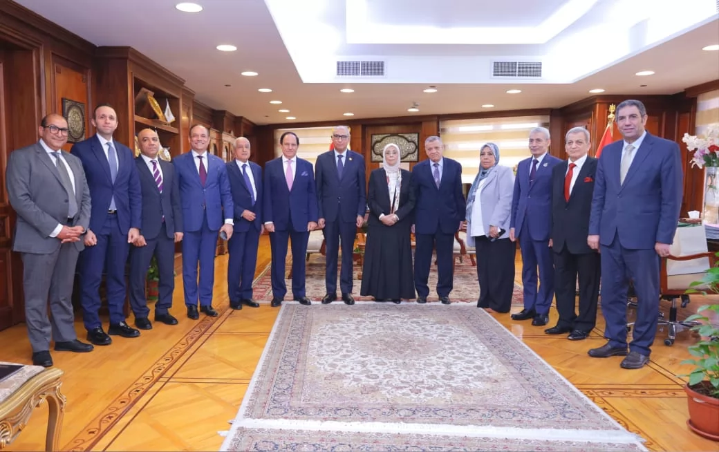 رئيسة النيابة الإدارية تستقبل رئيس مجلس الدولة ووفدًا رفيعًا للتهنئة