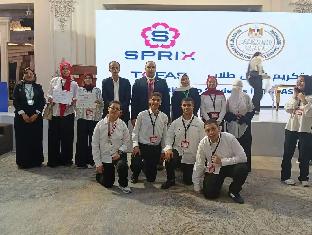 طالب من المنيا يفوز بمنحة برمجة الي اليابان