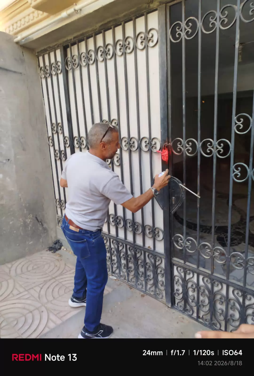 جهاز 6 أكتوبر يسترد الحدائق ويزيل مخالفات البدرومات والكافيهات