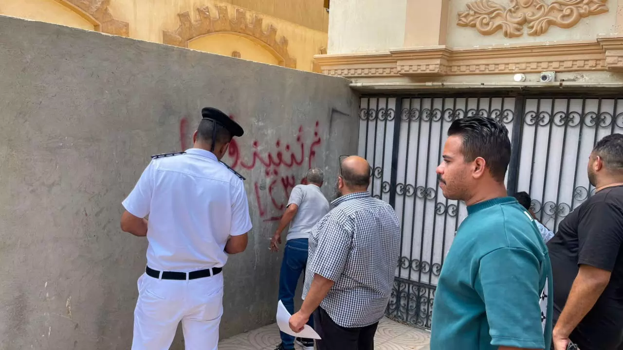 جهاز 6 أكتوبر يسترد الحدائق ويزيل مخالفات البدرومات والكافيهات