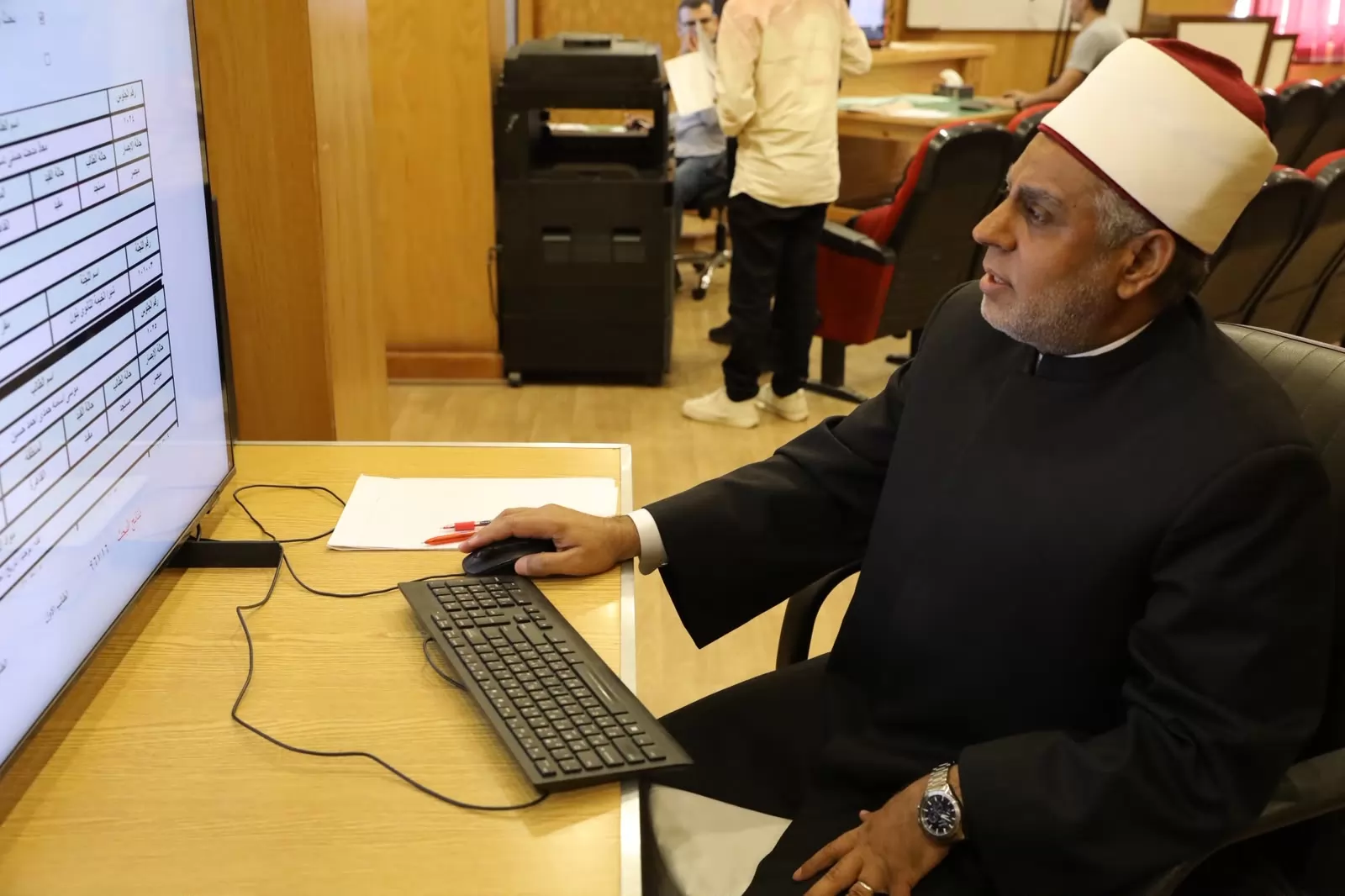 الدكتور أحمد الشرقاوي يتابع من الغرفة المركزية انتظام الامتحانات 