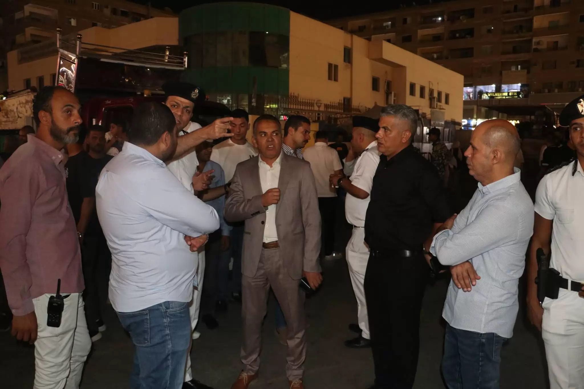 حملة مكبرة تضرب الإشغالات بالحصري والأمريكية بـ 6 أكتوبر