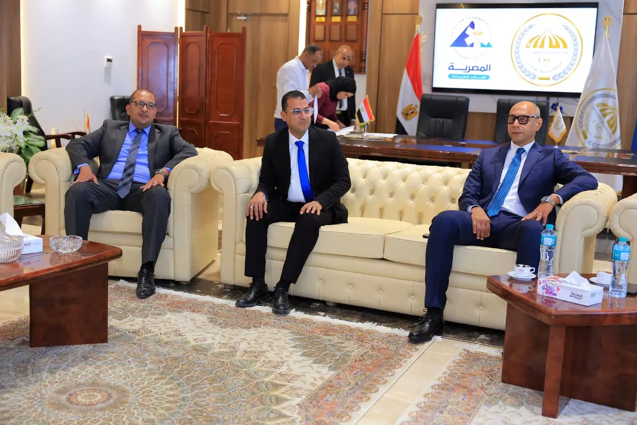 بروتوكول تعاون مع «المصرية لتجارة الأدوية» لإنشاء صيدلية إسعاف