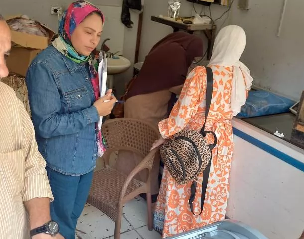 ضبط 330 كيلو لحوم مجهولة ودواجن فاسدة بمحلات مشهورة فى مدينة بدر