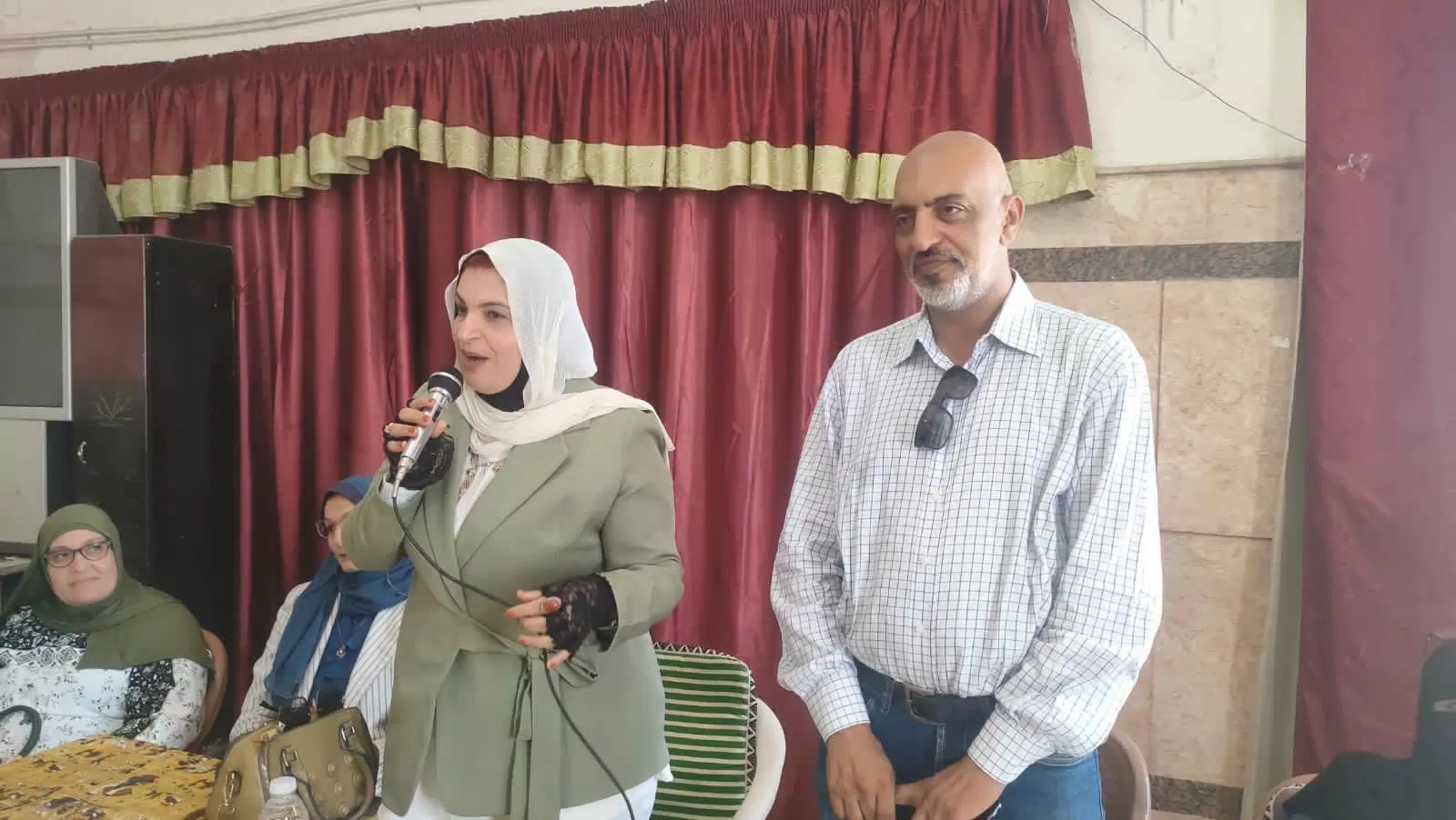 وكيل تعليم الإسماعيلية تناقش استعدادات المدارس للعام الجديد ..صور