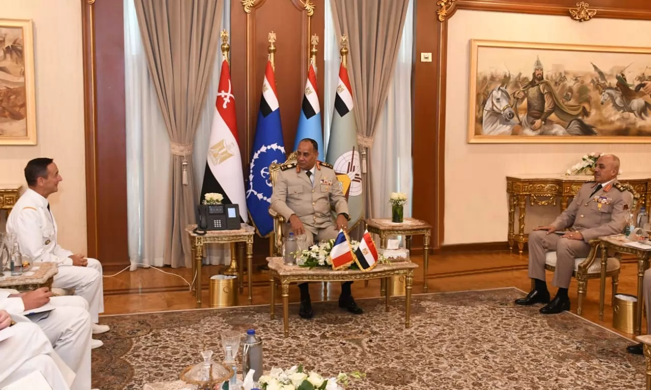 وزير الدفاع ورئيس الأركان يلتقيان رئيس هيئة الأركان العامة للجيوش الفرنسية