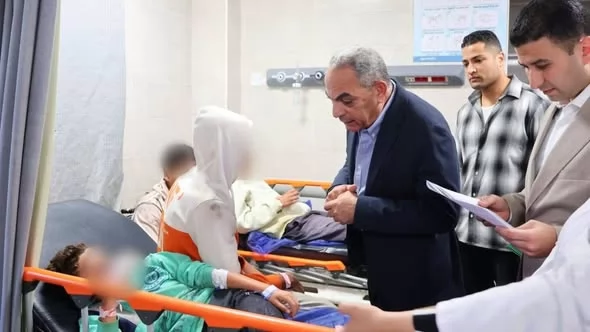 محافظ الإسماعيلية يطمئن على مصابي حادث الدواويس..صور