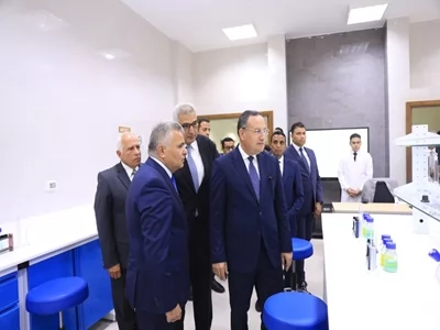 وزير التعليم العالي يتفقد جامعة السويس الأهلية