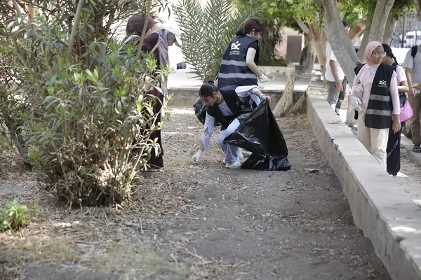 سفير إندونيسيا يشارك في غرس الأشجار بجامعة الأزهر