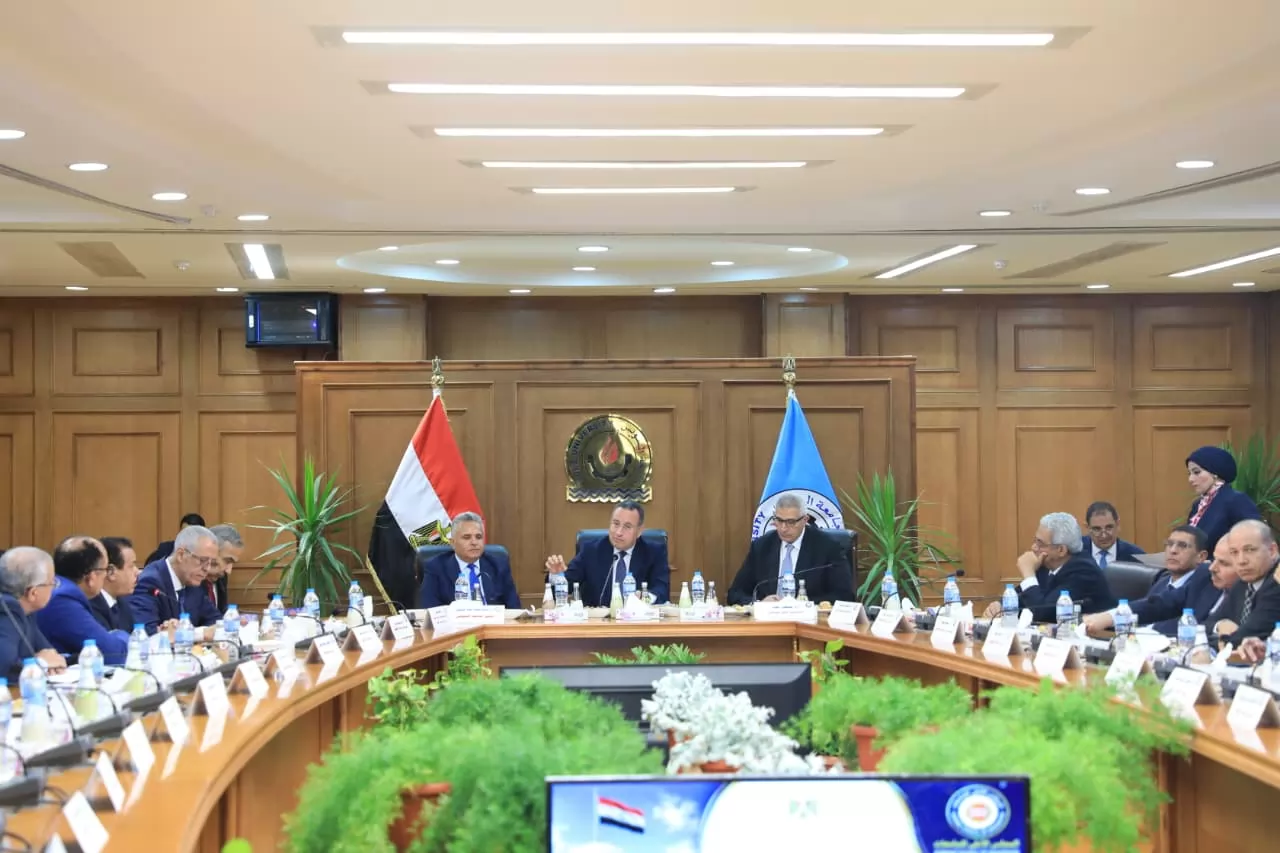 وزير التعليم العالي يوجه بالإستعداد المبكر للعام الدراسي الجديد