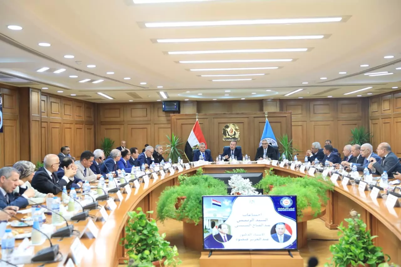 وزير التعليم العالي يوجه بالإستعداد المبكر للعام الدراسي الجديد