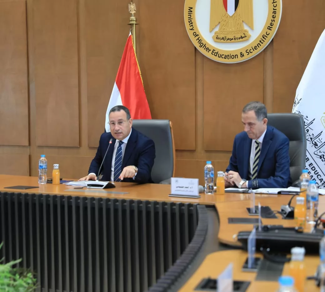 قنصوة يوجه بالتوسع في التخصصات الحديثة بالجامعات التكنولوجية 