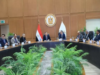 قنصوة يوجه بالتوسع في التخصصات الحديثة بالجامعات التكنولوجية 