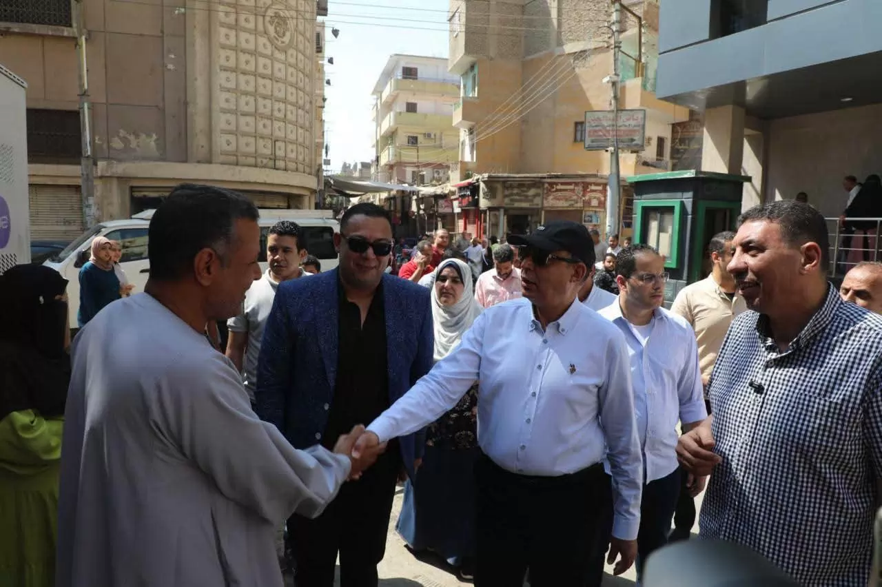 جولة لمحافظ المنيا بميدان عمر افندي