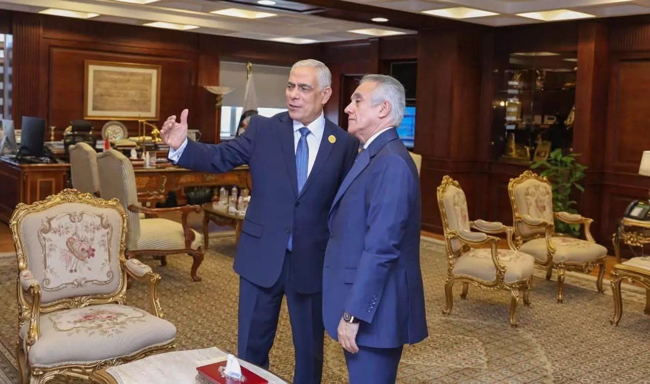 النائب العام يستقبل وزير العدل بمقر مكتبه