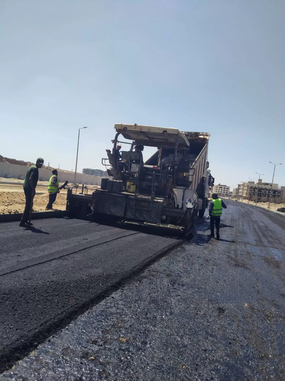 إنجاز جديد بطرق بيت الوطن والنرجس بالقاهرة الجديدة .. صور