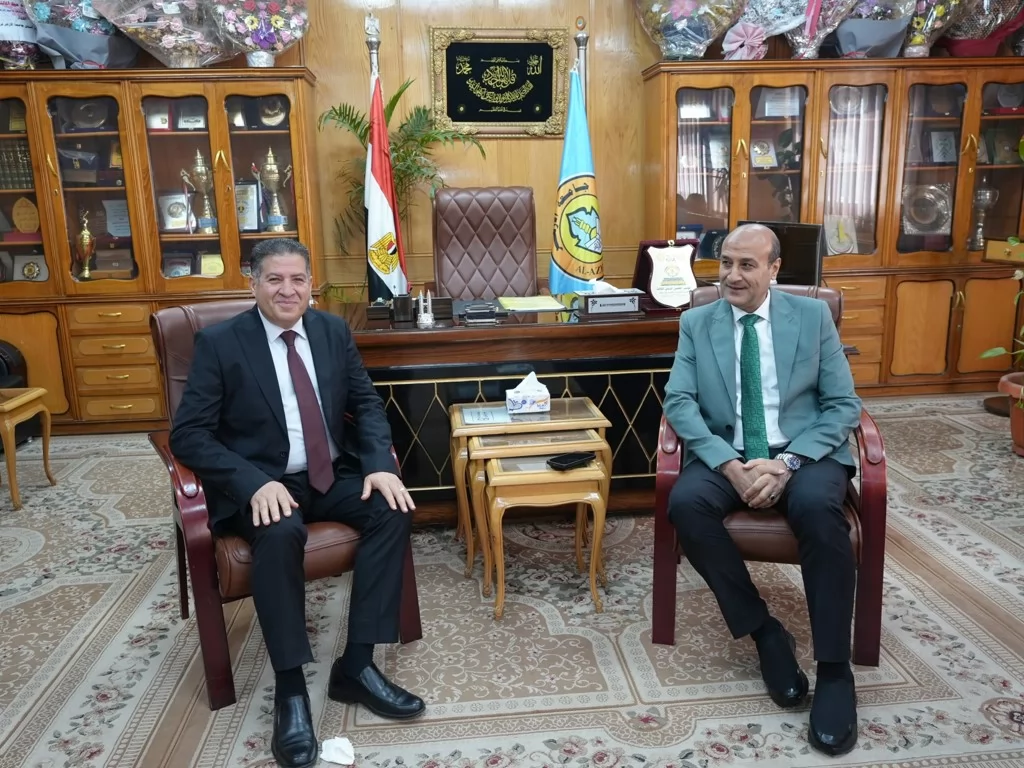 محافظ أسيوط يهنئ الدكتور مصطفى عبد الغني لتوليه المنصب الجديد