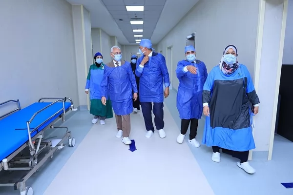 بدء التشغيل التجريبي لأكبر مجمع طبي  للعمليات الجراحية بالمنيا