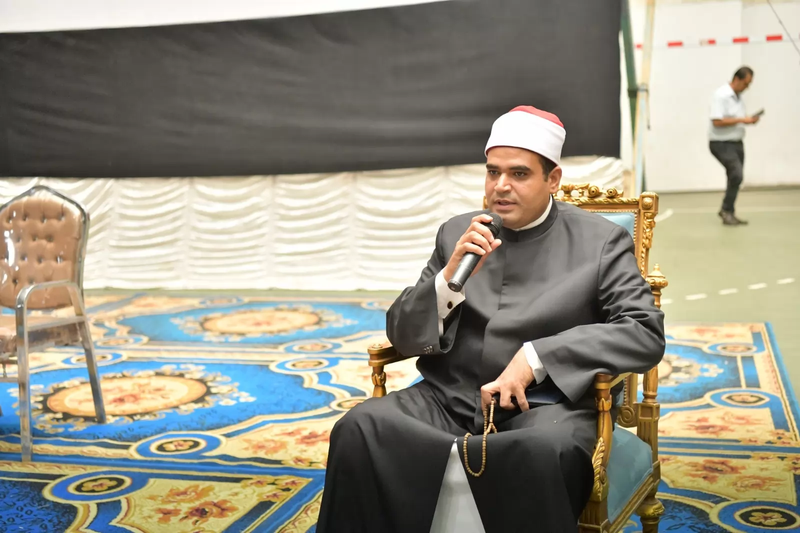 الفرحة تملأ قنا.. 190 فائزًا يحققون حلم زيارة الأراضي المقدسة
