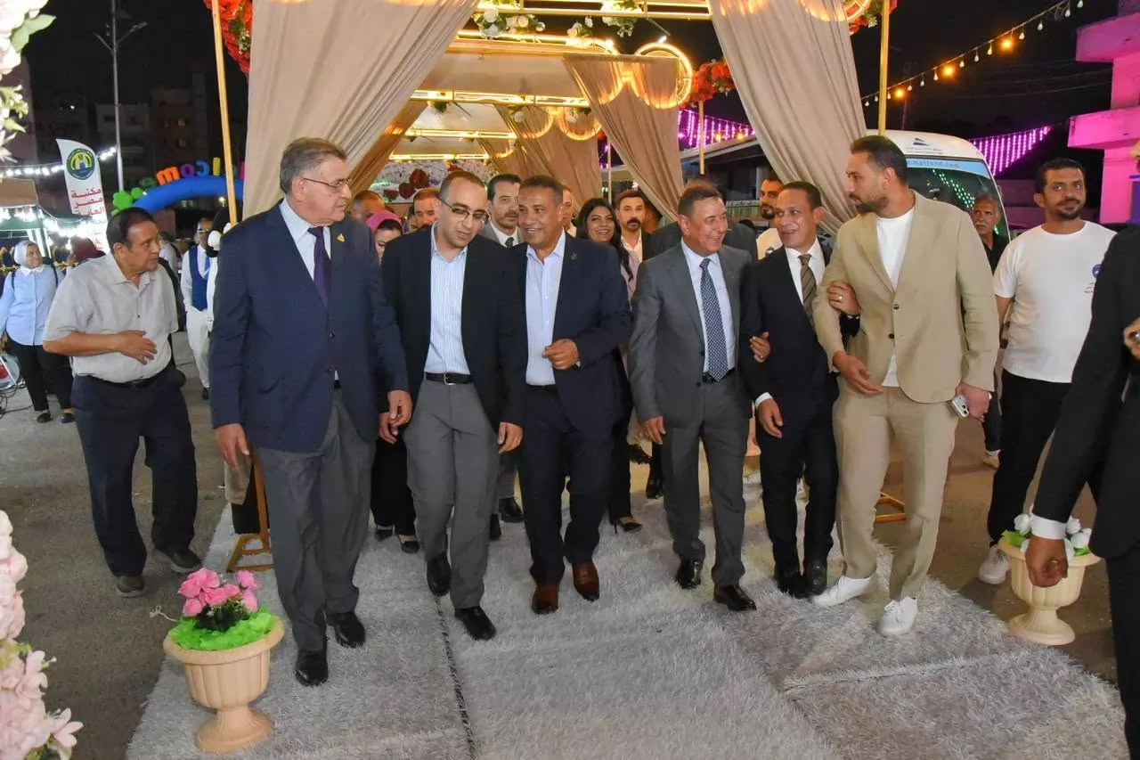 افتتاح معرض مستقبل وطن للمستلزمات المدرسية بالإسماعيلية..صور