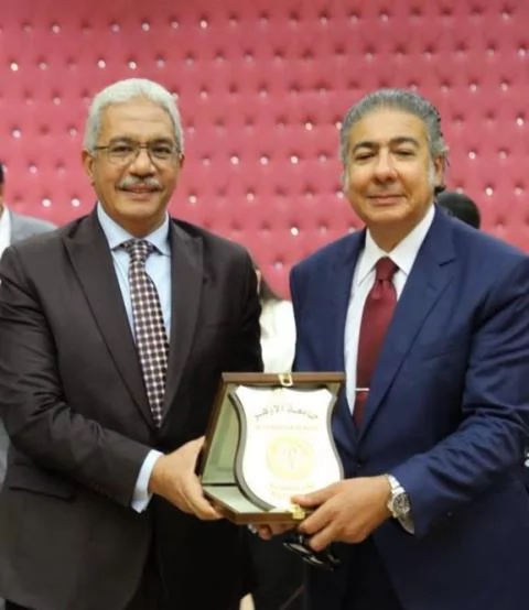 تكريم المستشار سامح عبدالحكم باحتفالية جامعةالأزهر بالمولد النبوى