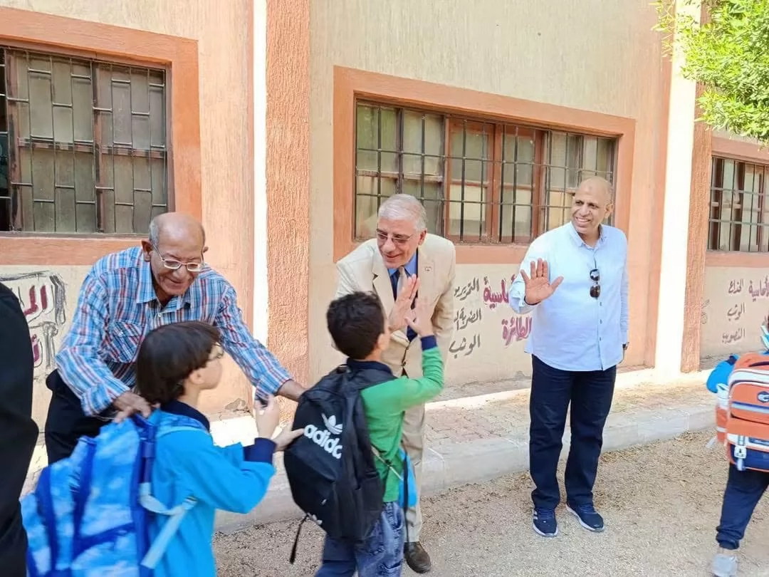 وكيل تعليم قنا يتابع انتظام العملية التعليمية في بداية الدراسة