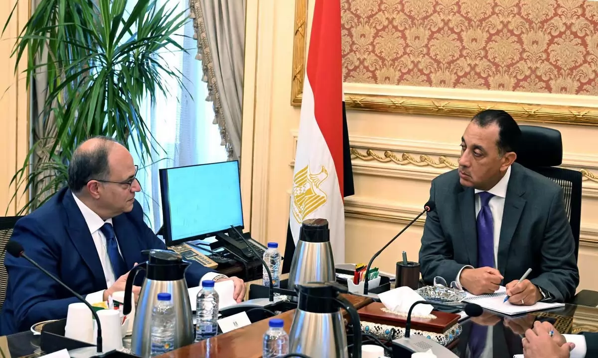 رئيس الوزراء يلتقي رئيس هيئة الدواء المصرية لمتابعة عدد من ملفات عمل الهيئة