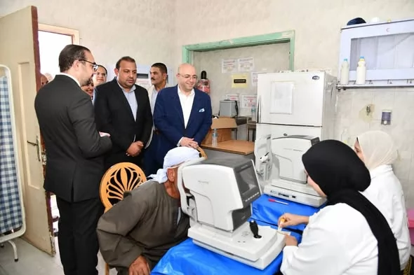 رئيس الوزراء يستعرض نتائج قافلة طبية شاملة بمحافظة الفيوم