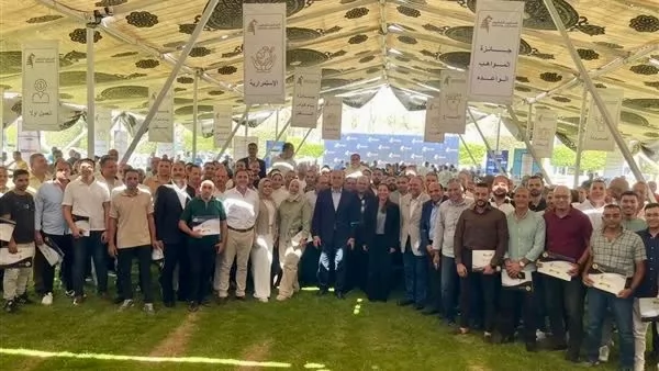 احتفالية كُبري لتكريم المتميزين ، بالنساجون الشرقيون .. 