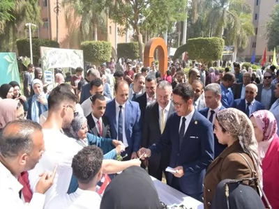 رئيس جامعة بنها يفتتح تطوير قسم وقاية النبات بمشتهر 