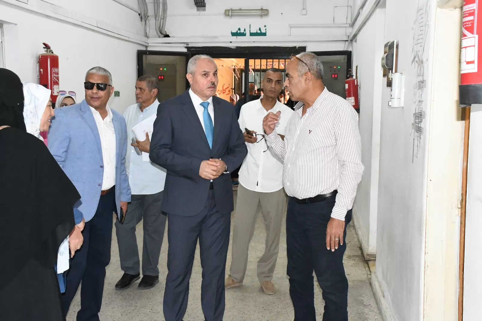 رئيس جامعة قناة السويس يتفقد الإدارة المركزية لشئون الطلاب 