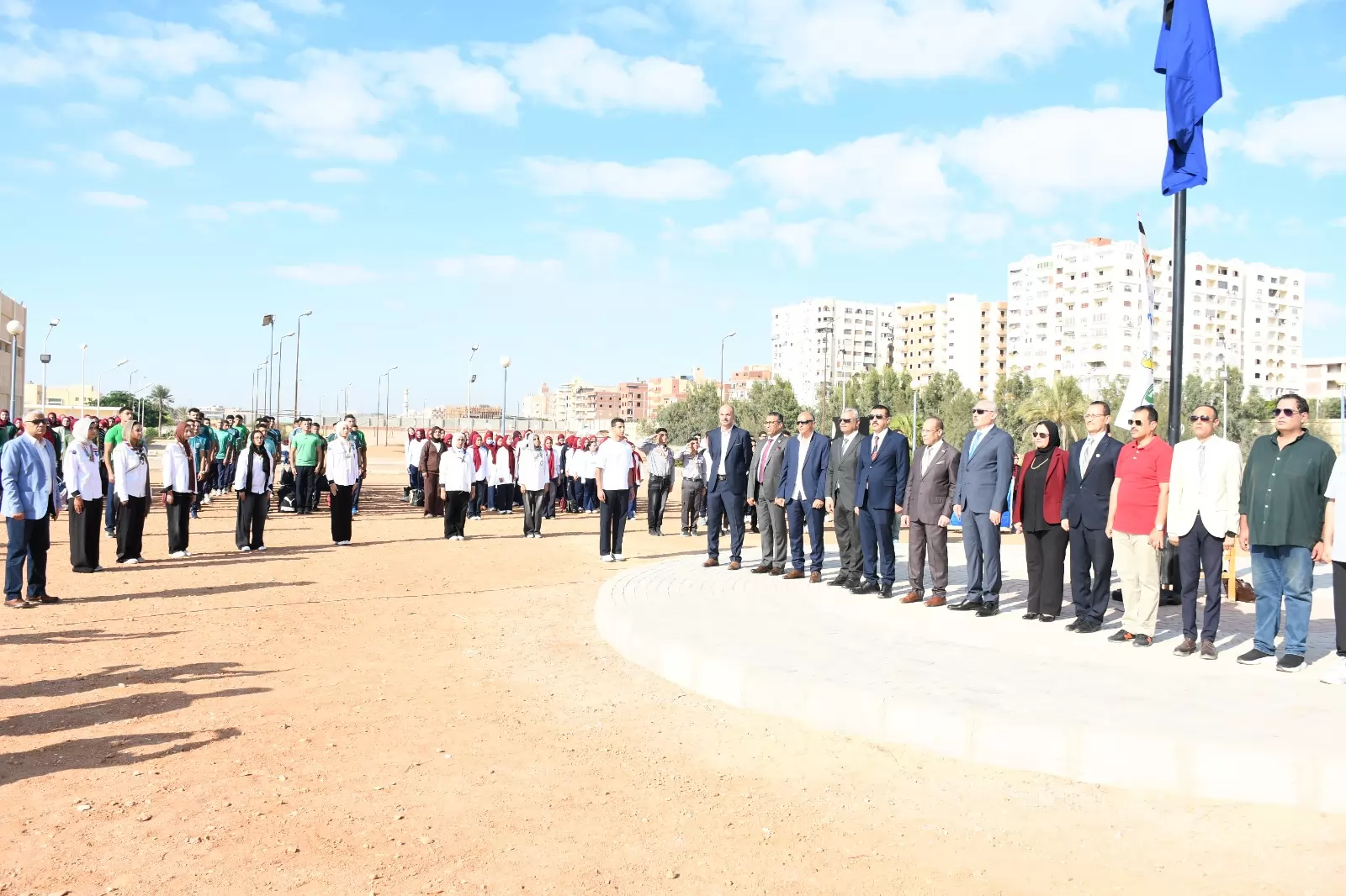جامعة القناة تبدأ العام الدراسي بتحية العلم بكلية علوم الرياضة
