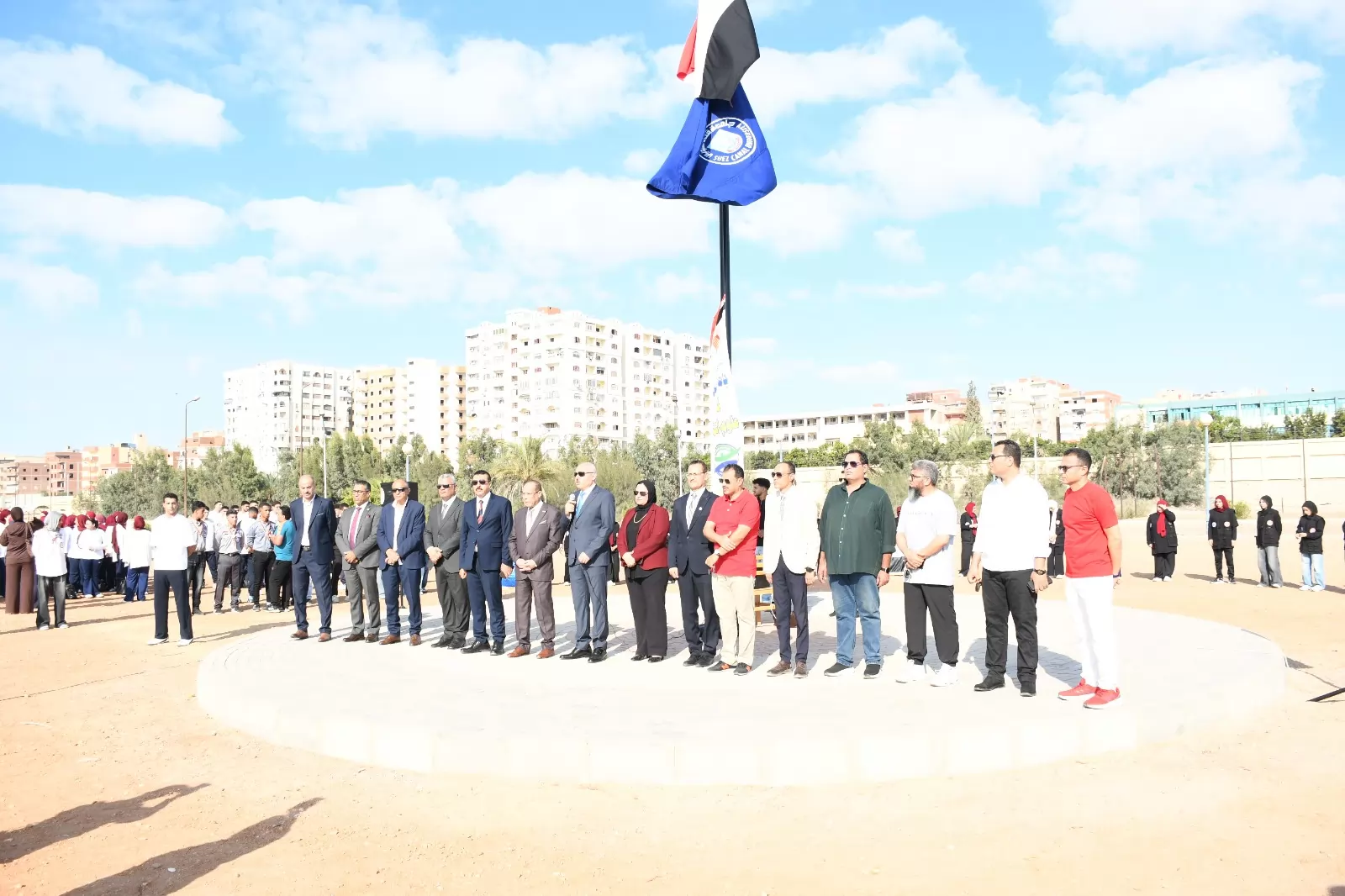 جامعة القناة تبدأ العام الدراسي بتحية العلم بكلية علوم الرياضة