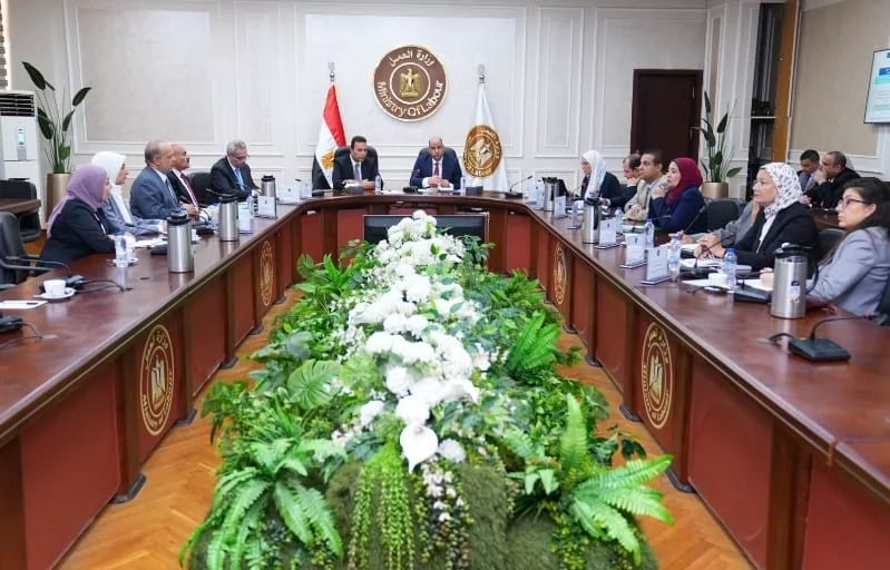 وزير العمل ورئيس 