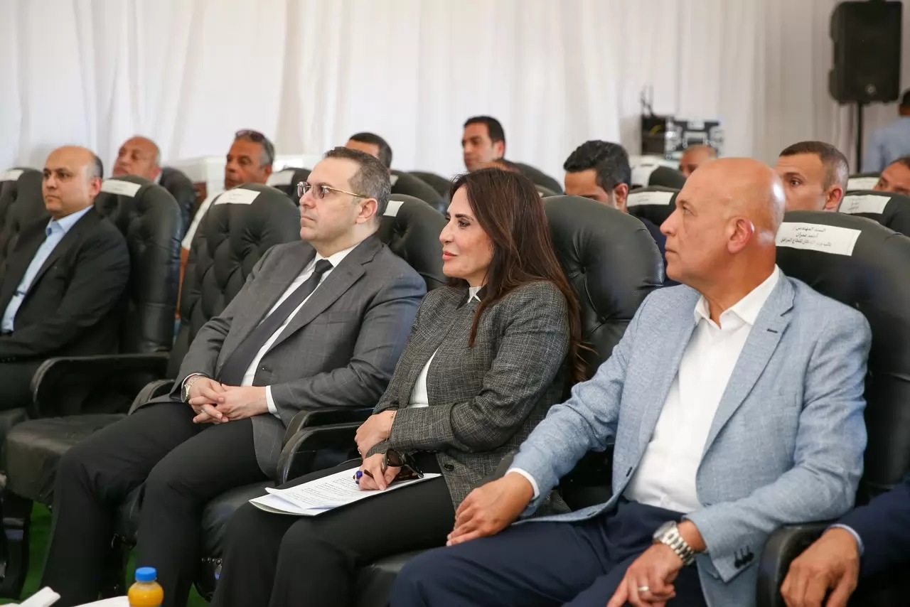 وزيرة الإسكان تشهد تسليم أول ١٠ أفدنة خالية من المخلفات لإتاحتها 