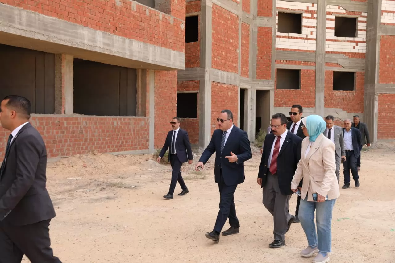 وزير التعليم العالي يتفقد فرع جامعة الإسكندرية بمدينة برج العرب