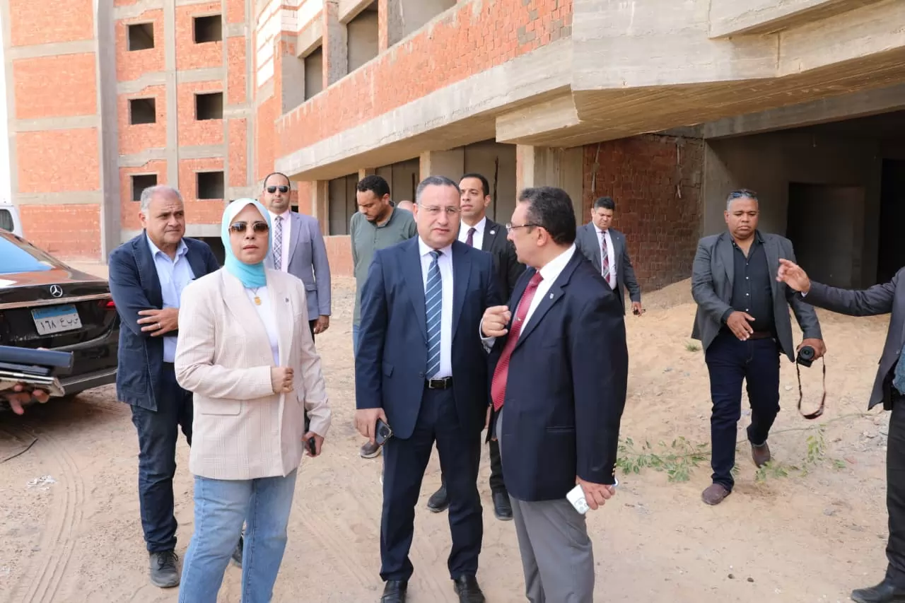 وزير التعليم العالي يتفقد فرع جامعة الإسكندرية بمدينة برج العرب