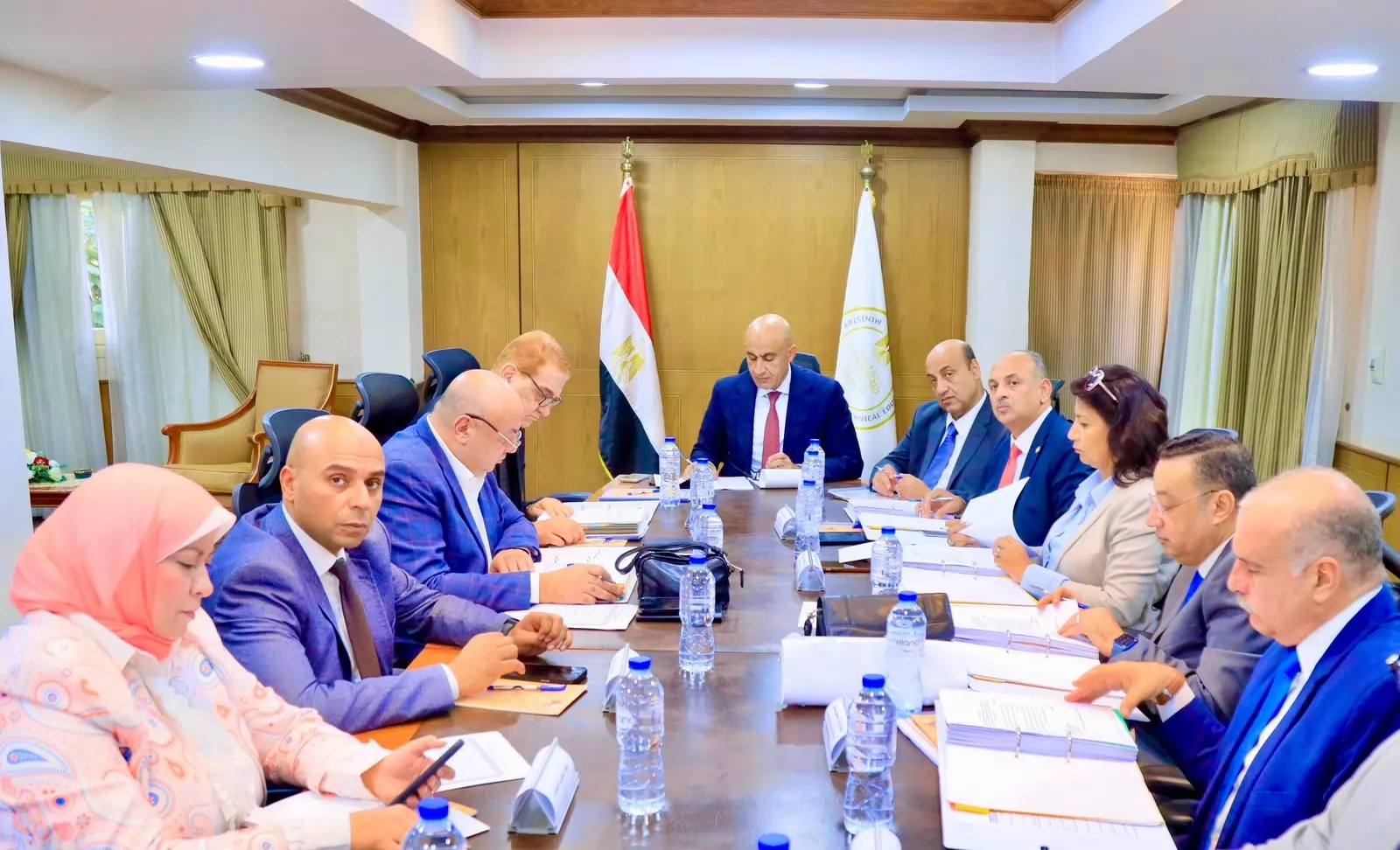 عبد اللطيف يترأس اجتماع 