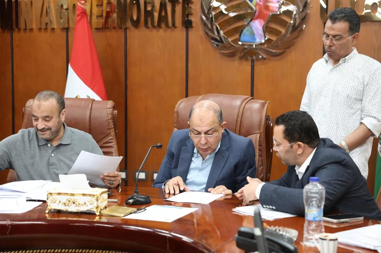 محافظ المنيا يلتقي أعضاء مجلسي النواب والشيوخ لبحث عدد من الملفات