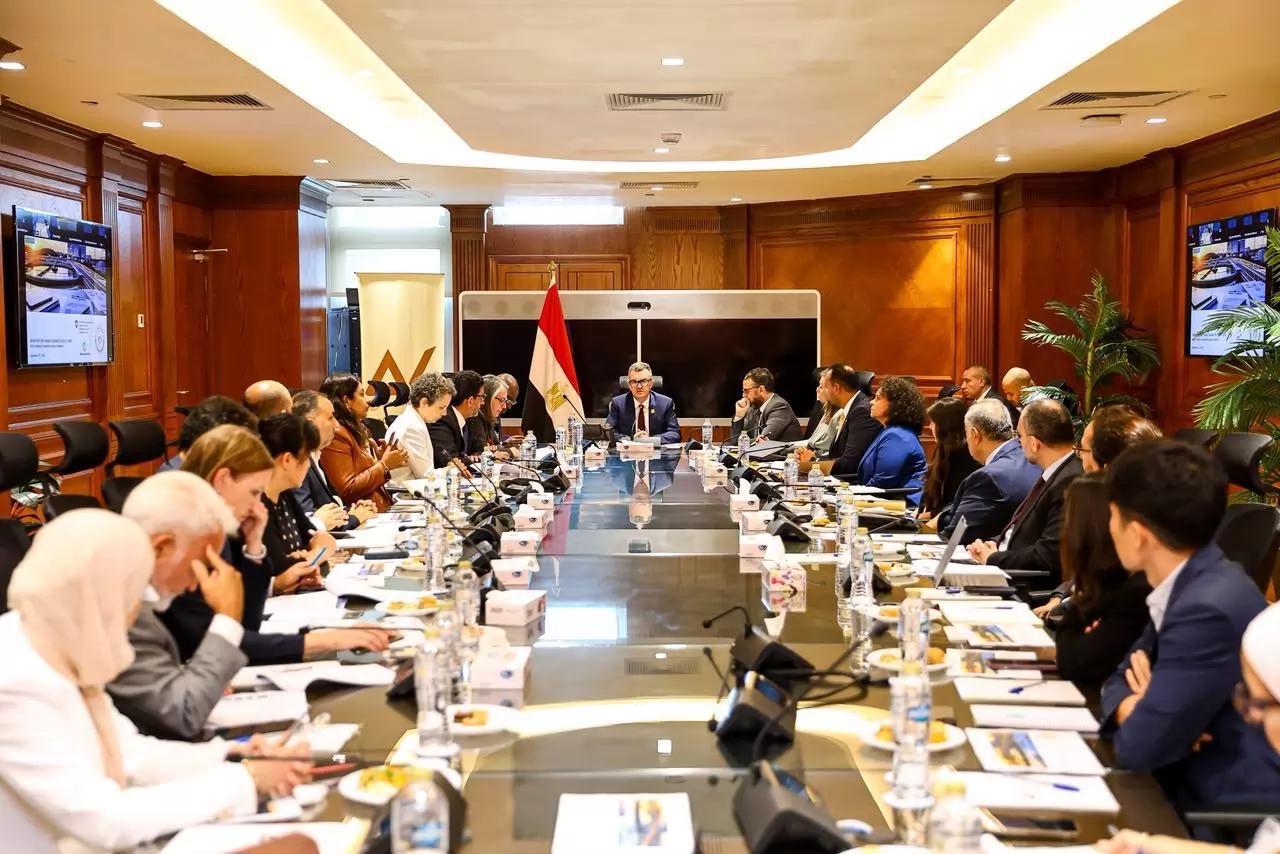 وزير التخطيط يبحث مع البنك الدولي آلية ضمان تمويل البنية التحتية