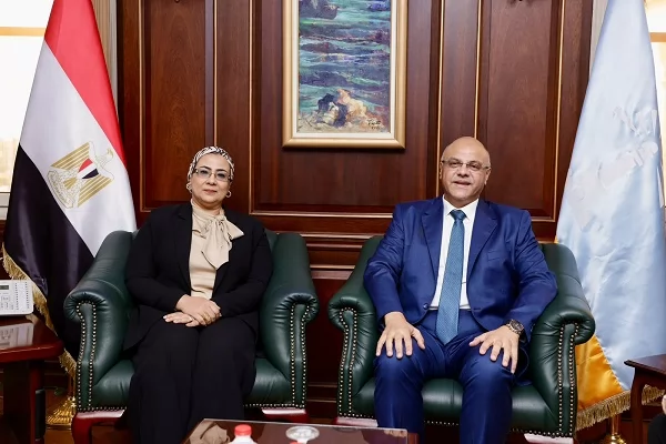 المستشارة أمل عمار تبحث مع محافظ الإسكندرية دعم وتمكين المرأة