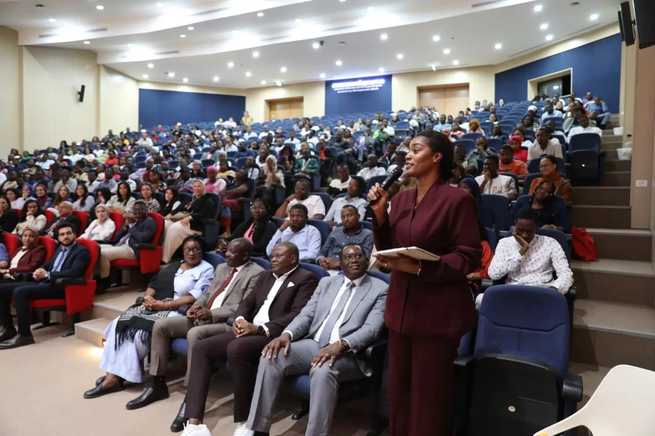 وزير التعليم العالي يتفقد مقر جامعة سنجور ببرج العرب بالإسكندرية