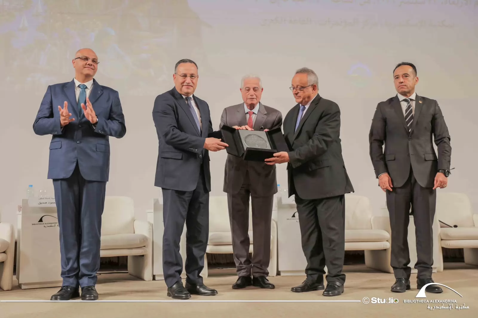وزير التعليم العالي يتفقد مقر جامعة سنجور ببرج العرب بالإسكندرية